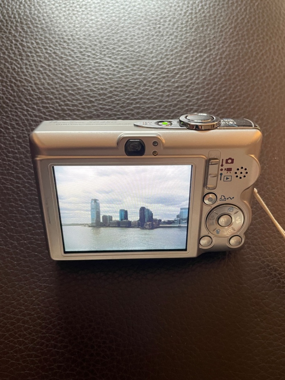 Canon PowerShot SD450 Digital ELPH Camera - Silver on Teal Box - Picture 4 of 4